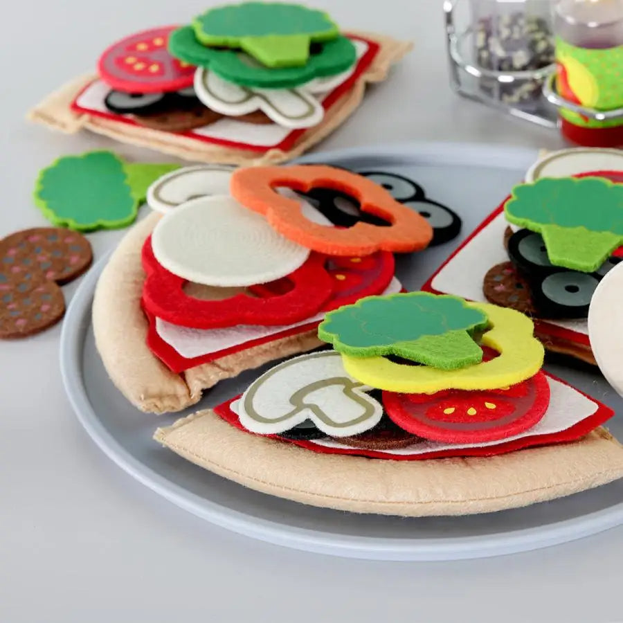 Felt Montessori Pizza-Making Pretend Game (2+ years)